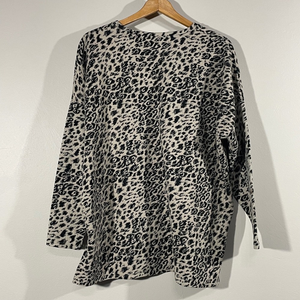 Chicos Animal Print Tunic Top Size 2 US L Long Sleeve Pullover Casual - Picture 2 of 8